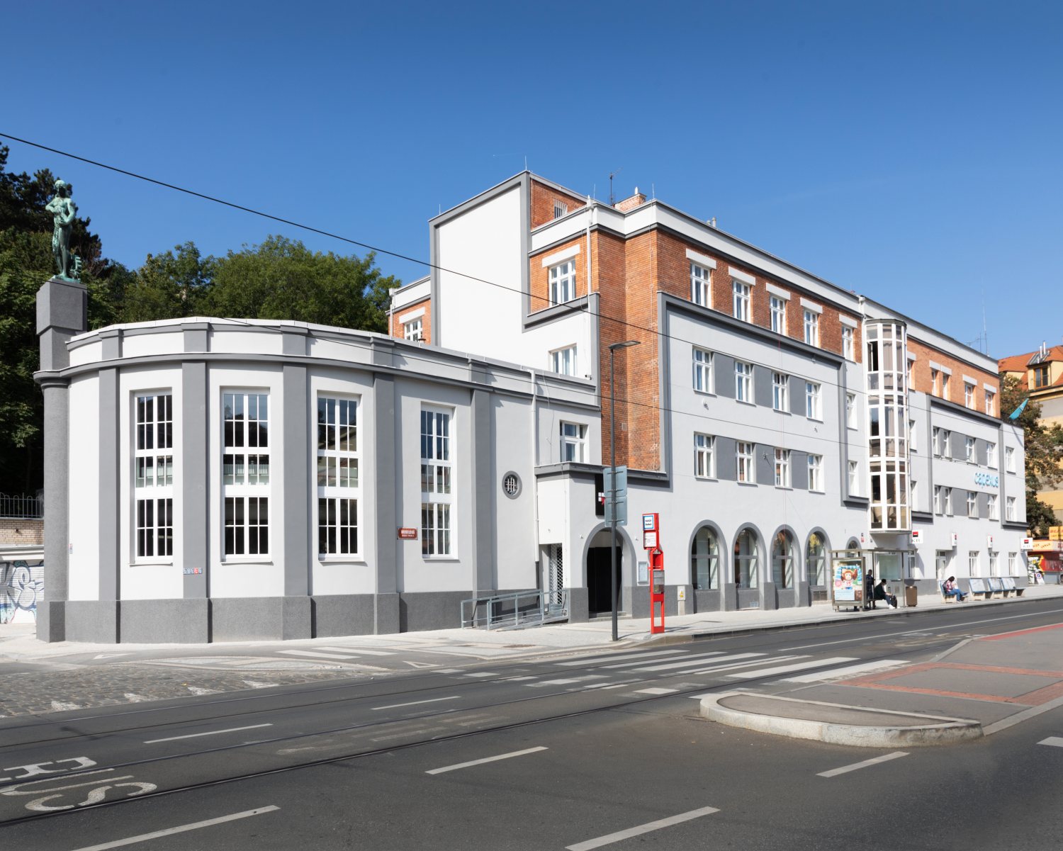 Pobočka Jezerka rozšiřuje otevírací dobu